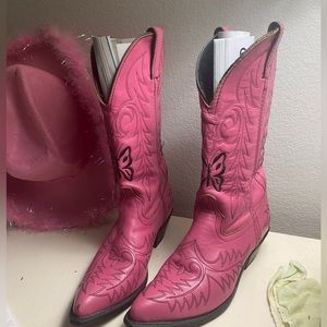 Pink cowboy boots!